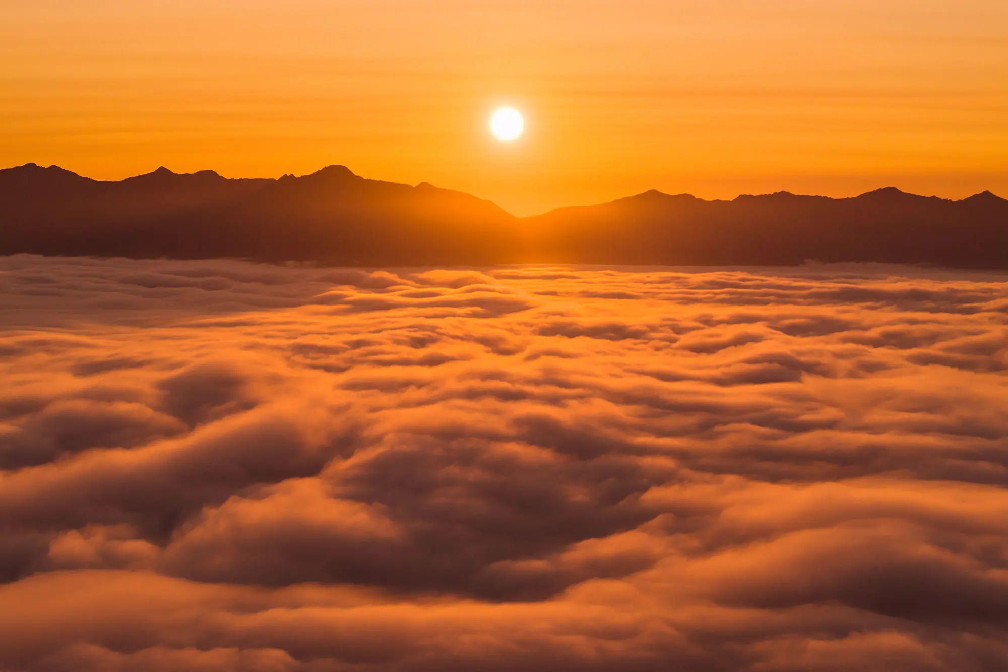 Iceland’s Midnight Sun 2027: A 10-Day Solstice Trip