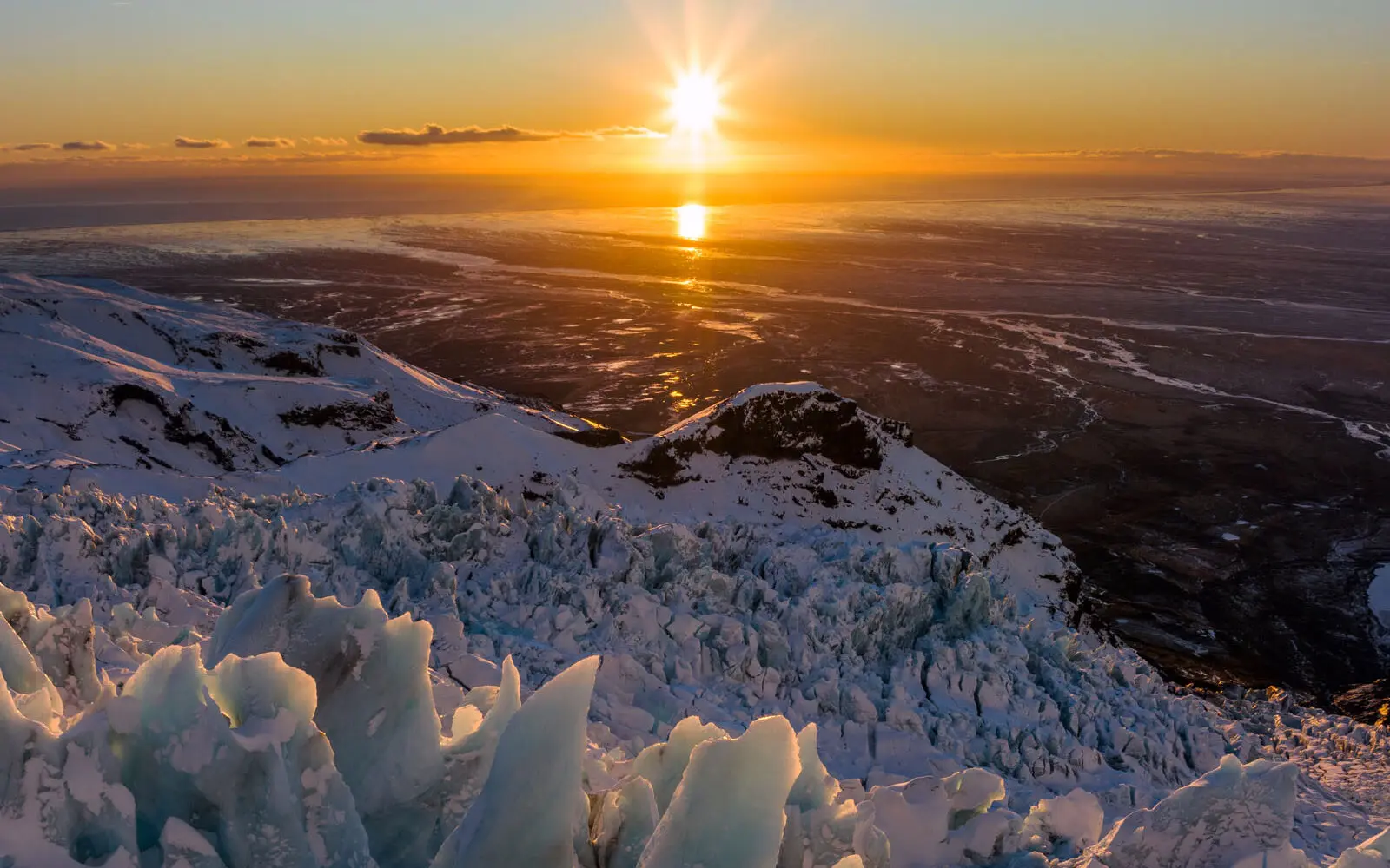 Iceland Winter 2027 – Full Moon, Aurora & Ice Caves